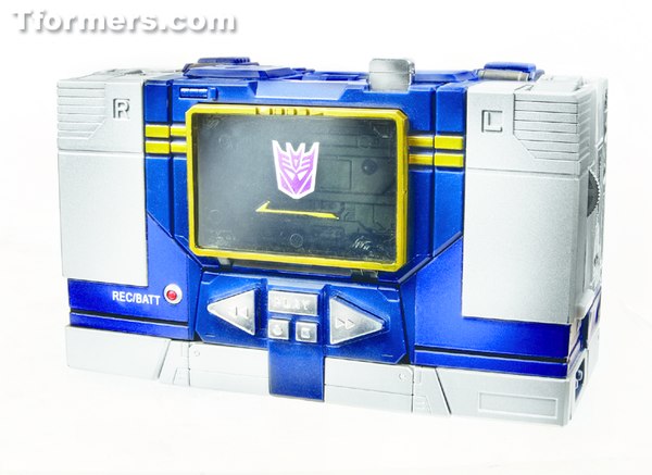 311420 Transformers Masterpiece Soundwave Player01 (8 of 11)